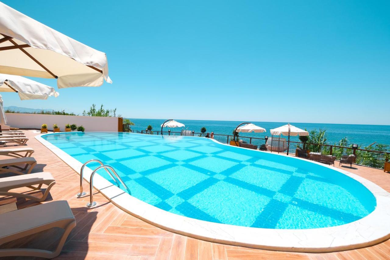אלאניה Feniks Hotel מראה חיצוני תמונה